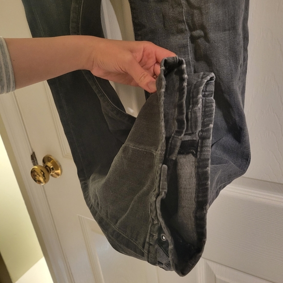 Hudson Holly Mid Rise Cropped Flare Slit Back Jeans - Picture 4 of 13